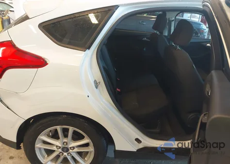 2015 Ford Focus Se z USA, uszkodzony, nr VIN 1FADP3K27FL242083